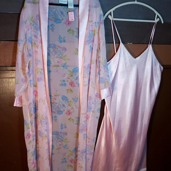 Gorgeous 1X Jaclyn Smith Stunning Lingerie Gown with Matching Robe Feminine - Picture 7 of 15